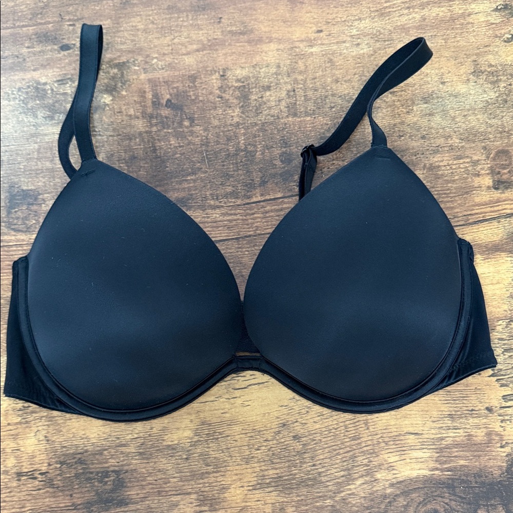 PINK Victoria's Secret Black T-Shirt Bra